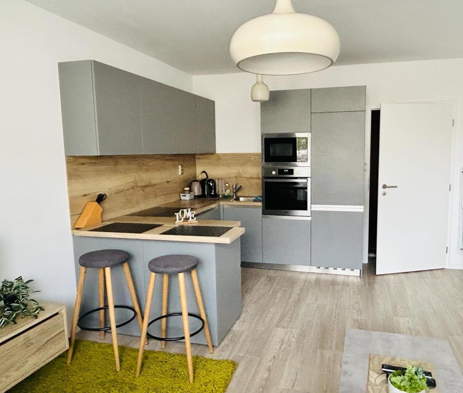 Apartman Krasny Utulny S Balkonom A Parkovanim! *